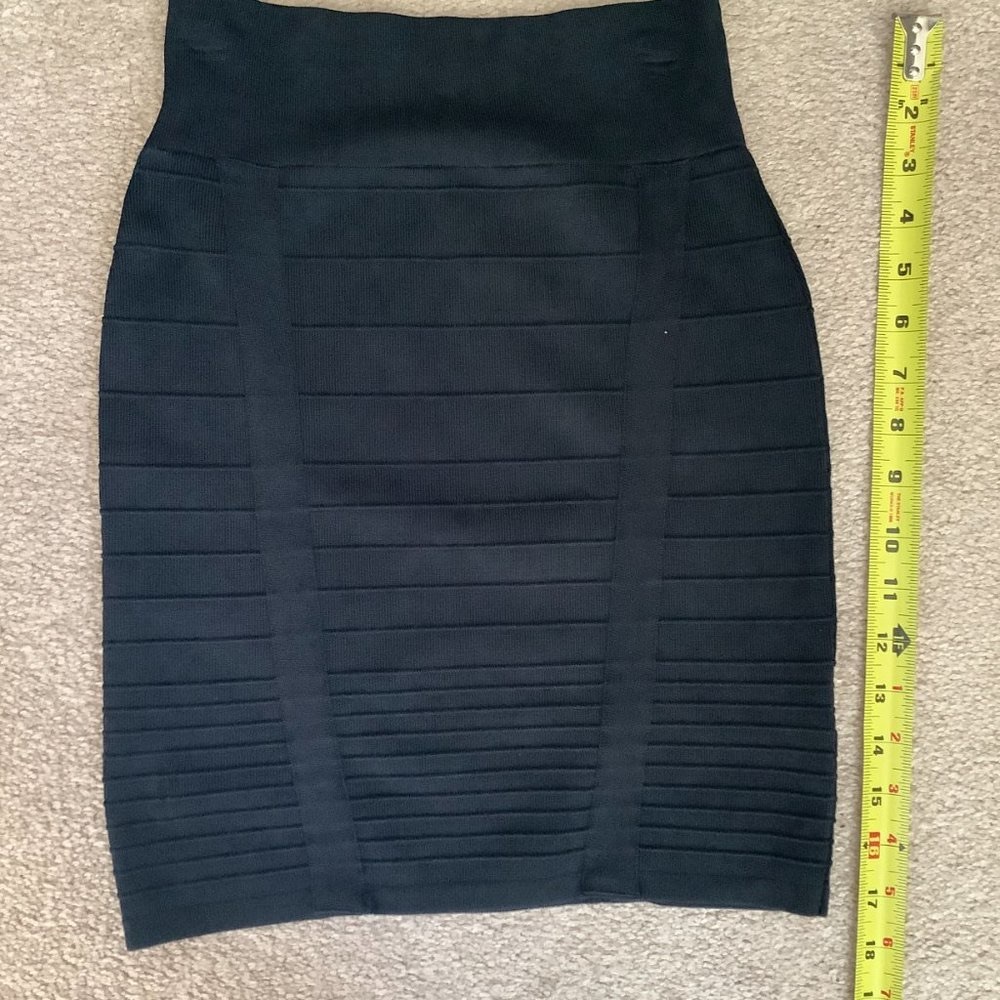 Rock & Republic Black Ribbed Stretch  Skirt Size S, New